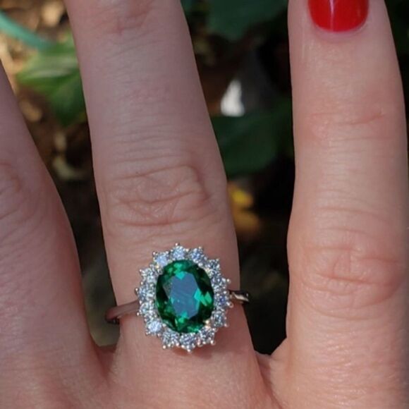 925 Sterling Silver Emerald Solitaire Ring - Picture 3 of 5